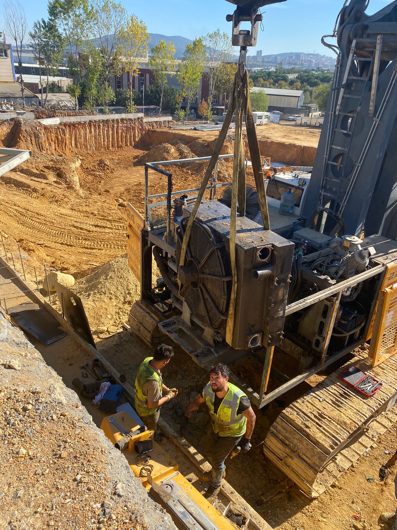 LB24-27 SU+HİDROLİK YAĞI +INTERCOOLER TEMİZLİĞİ